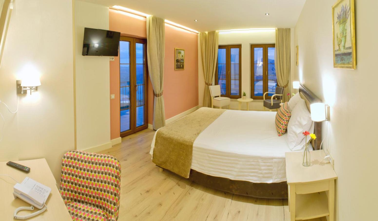 Arktos Hotel