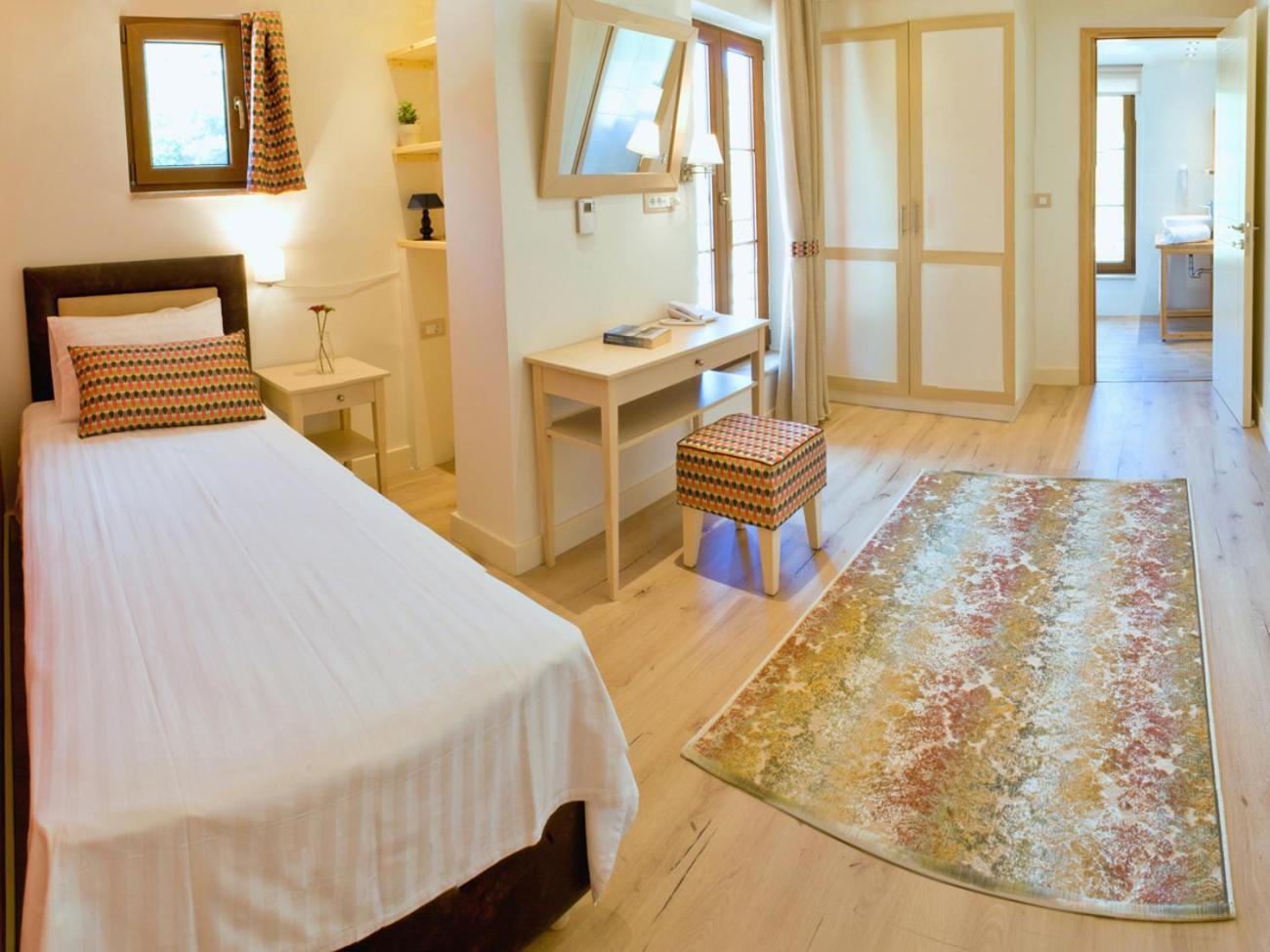 Arktos Hotel