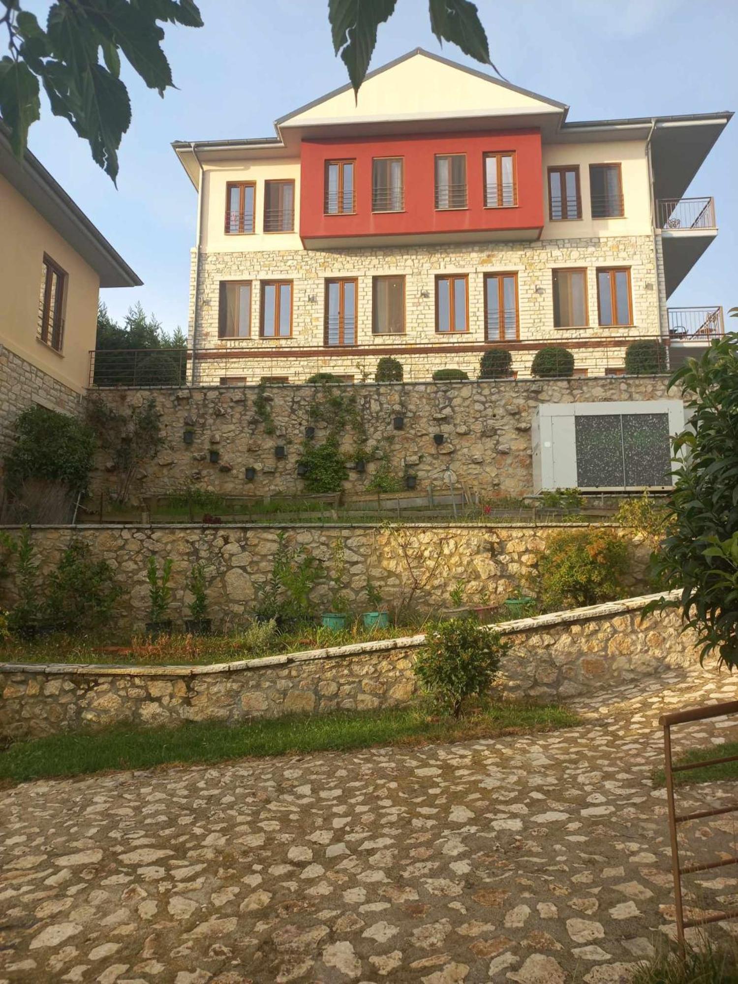Arktos Hotel